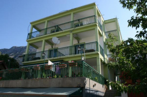 Apartments with a parking space Gradac, Makarska - 2784